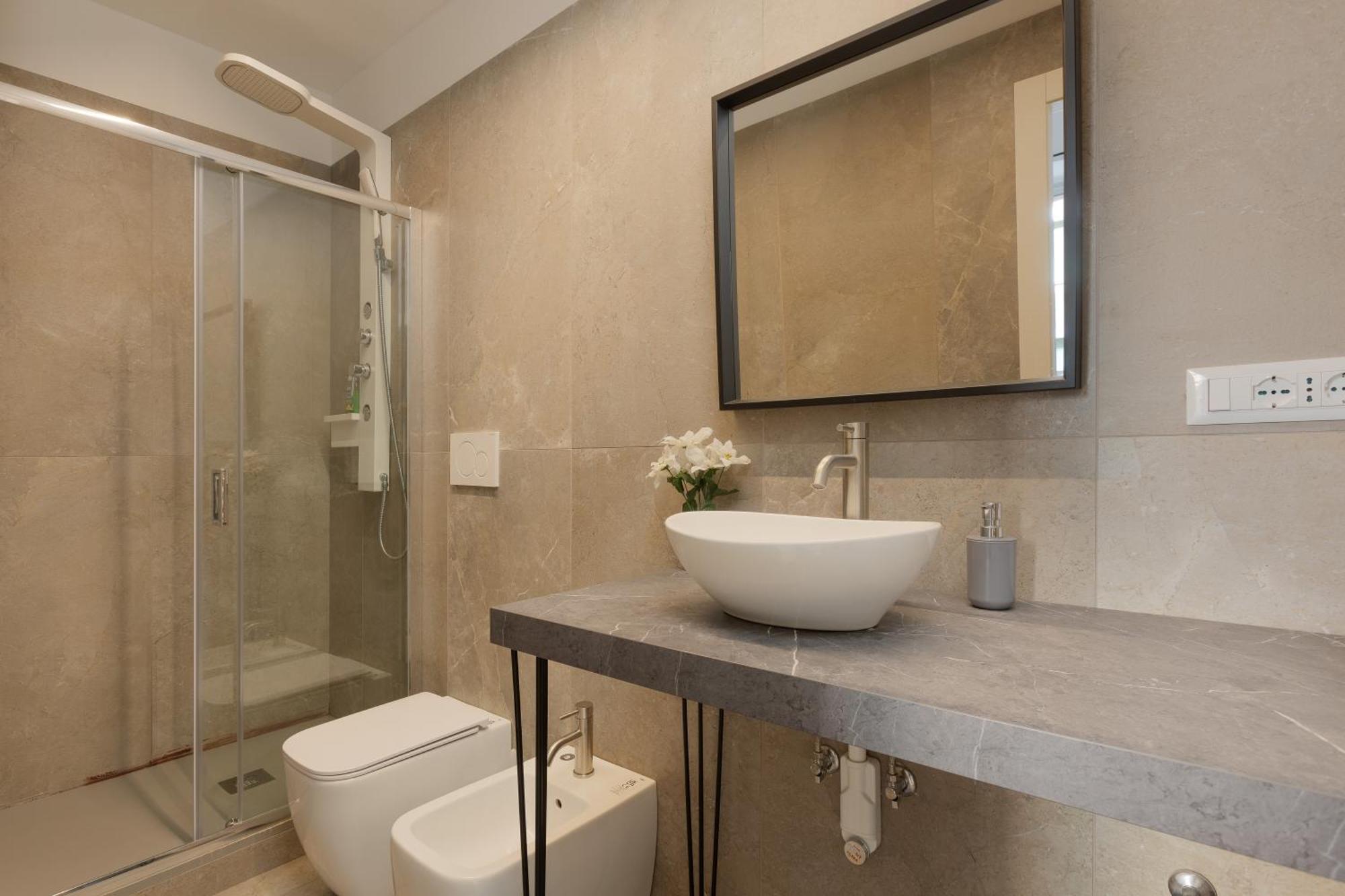 Snapstay Luxury Apartments In Centro A Триест Экстерьер фото