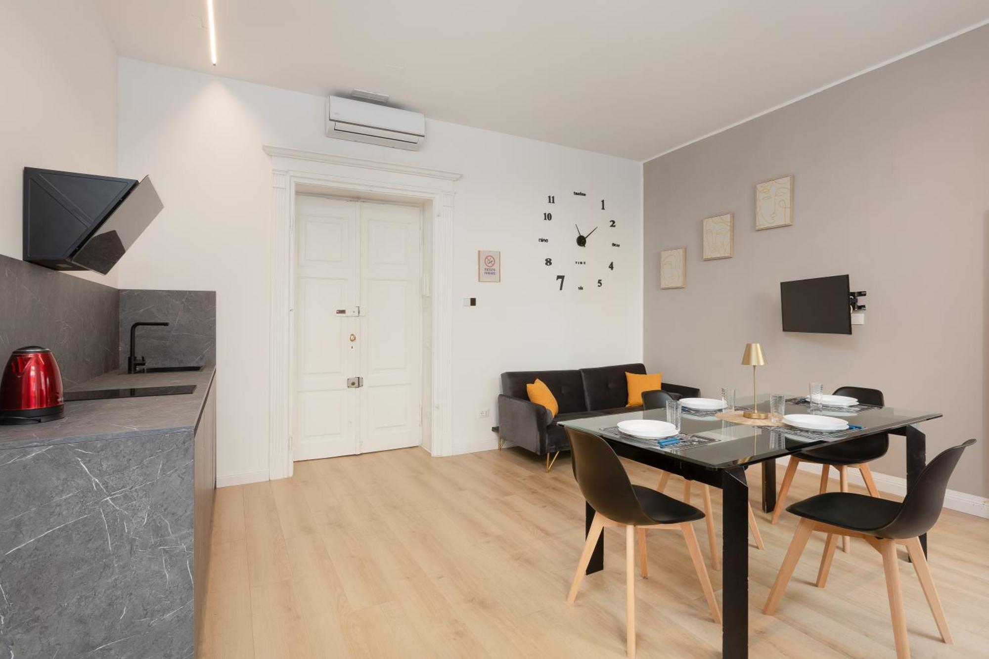 Snapstay Luxury Apartments In Centro A Триест Экстерьер фото
