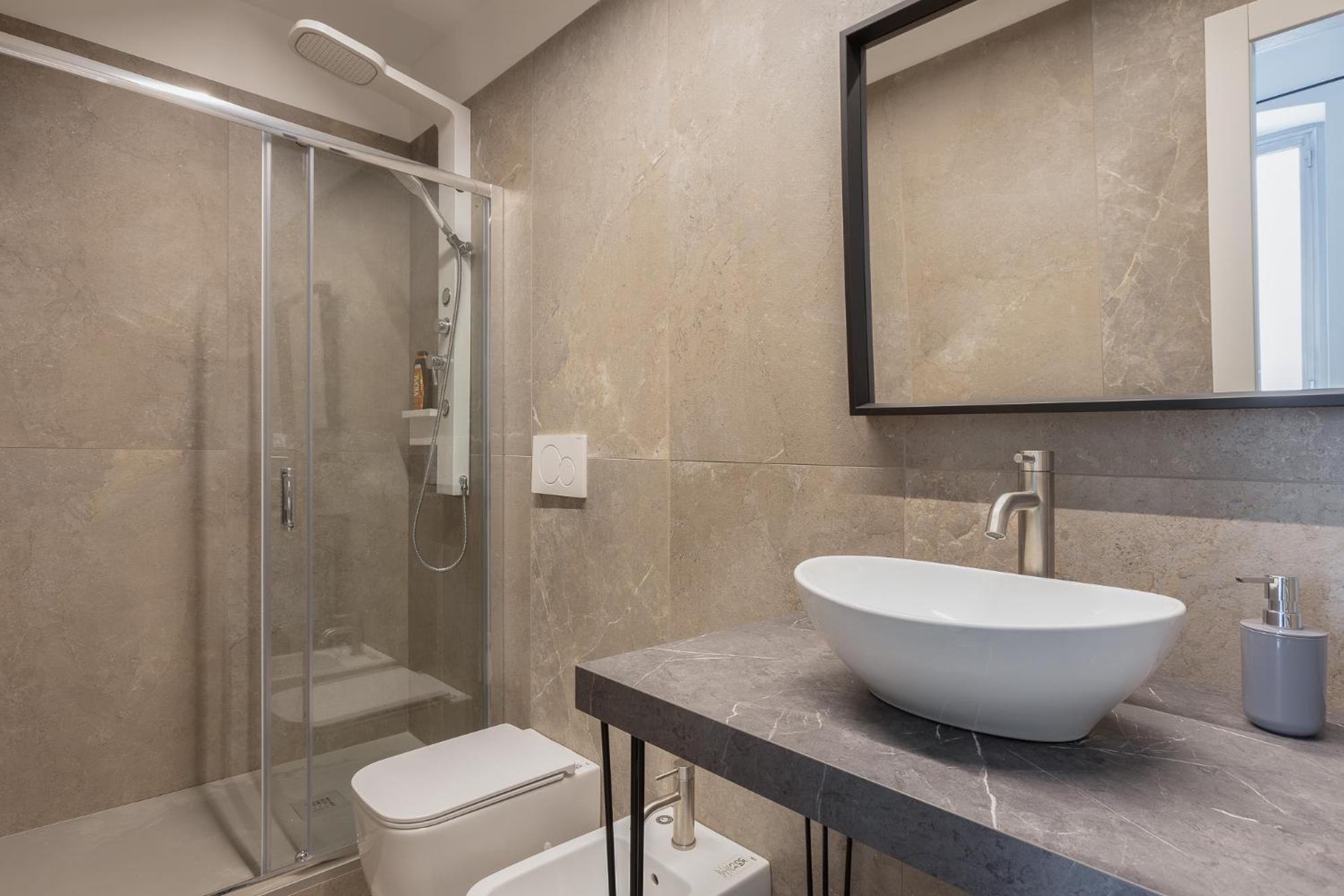 Snapstay Luxury Apartments In Centro A Триест Экстерьер фото